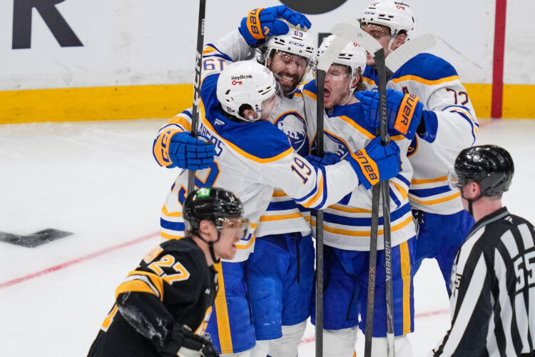 Sabres edge Bruins 3-1 in Game 3
